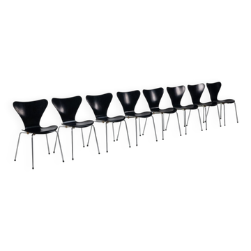 Arne Jacobsen set of eight 3107 Butterfly dining chairs Fritz Hansen Denmark 1967