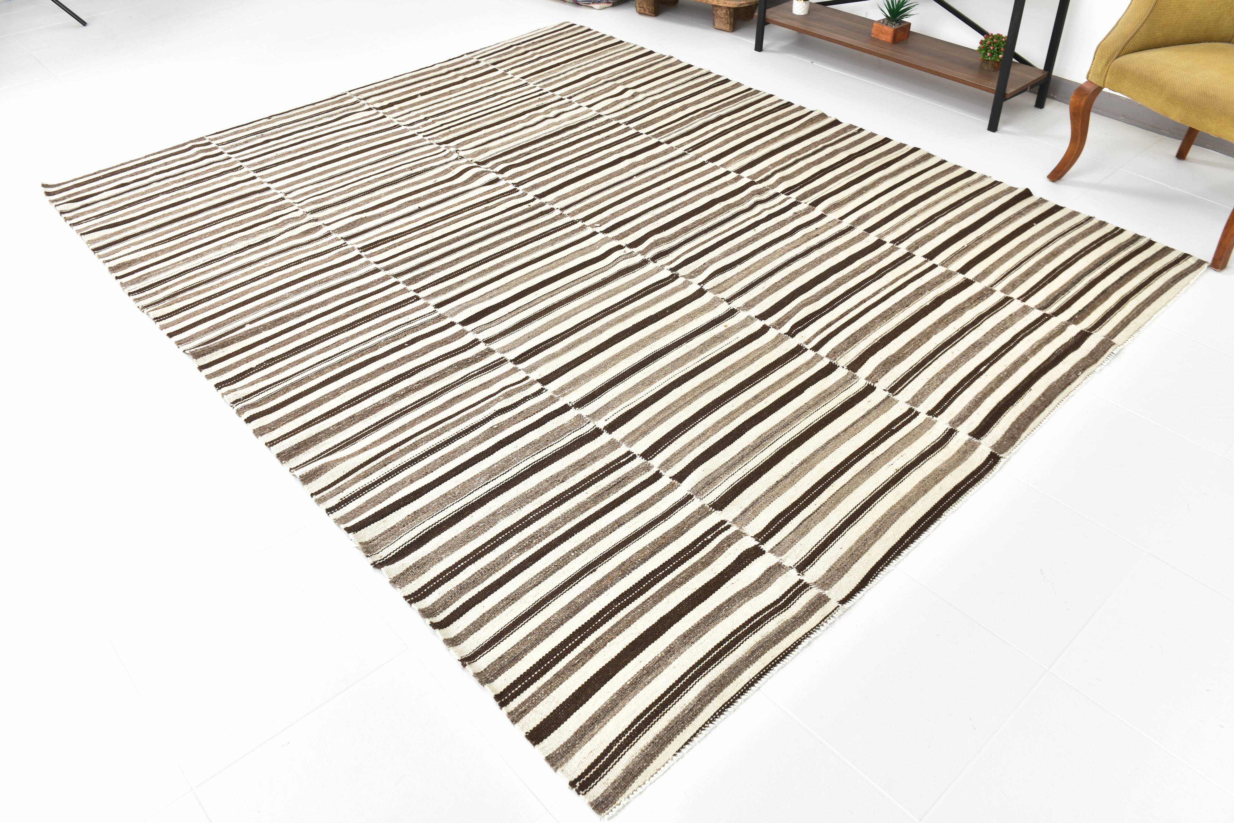 8x10 Dark Brown & Beige Kilim Rug 239x293Cm SK 35486