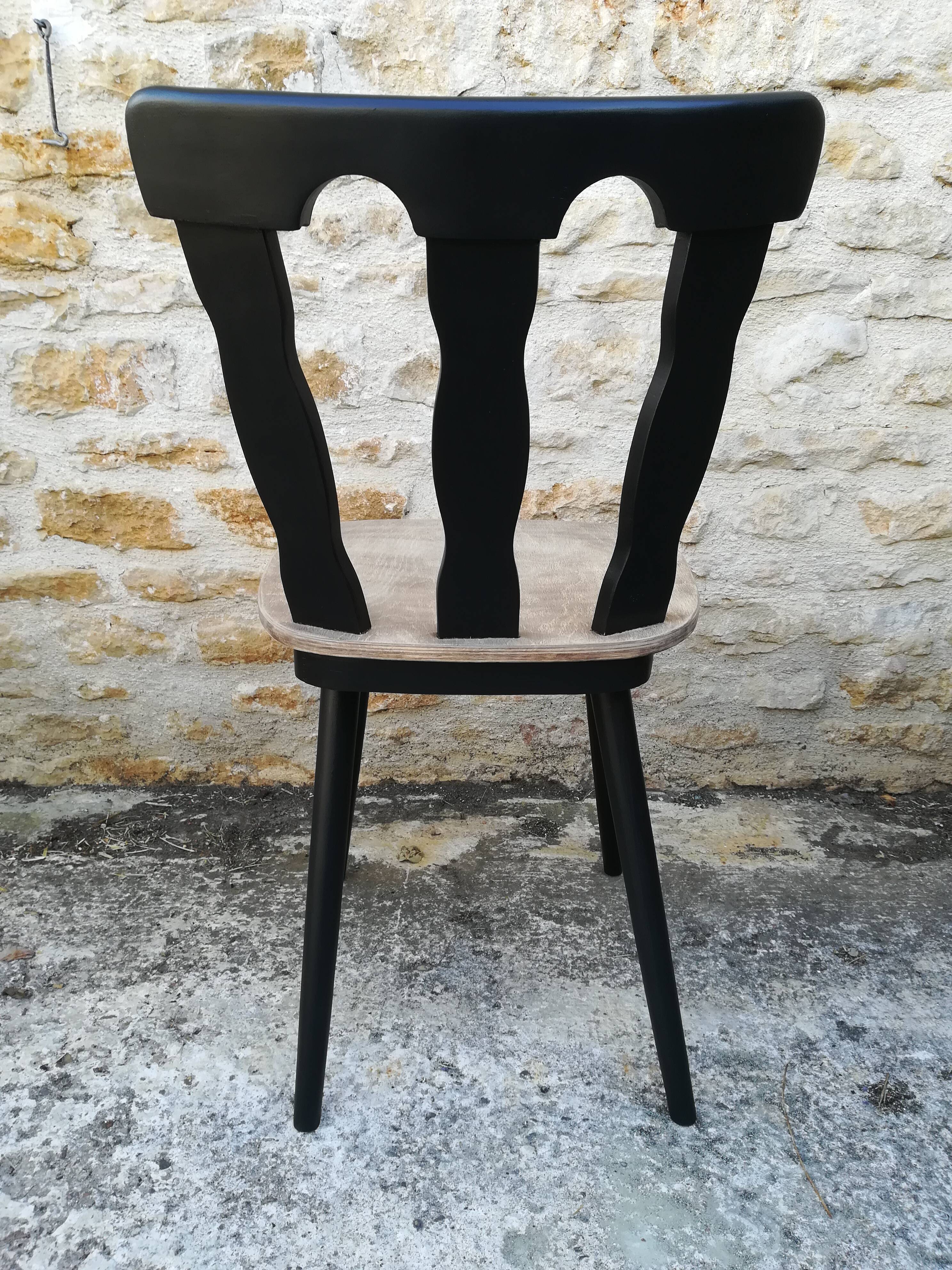 Lot of 12 bistro chairs