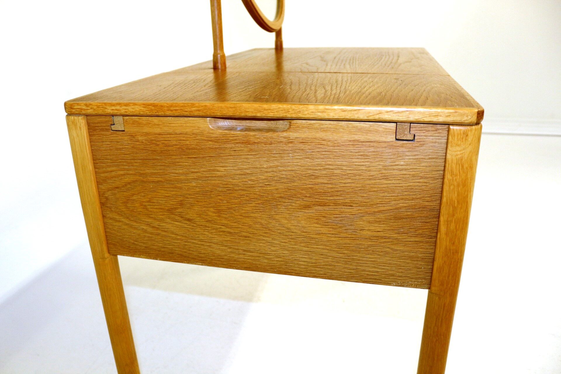 Oak hairdresser, Sweden, 1960