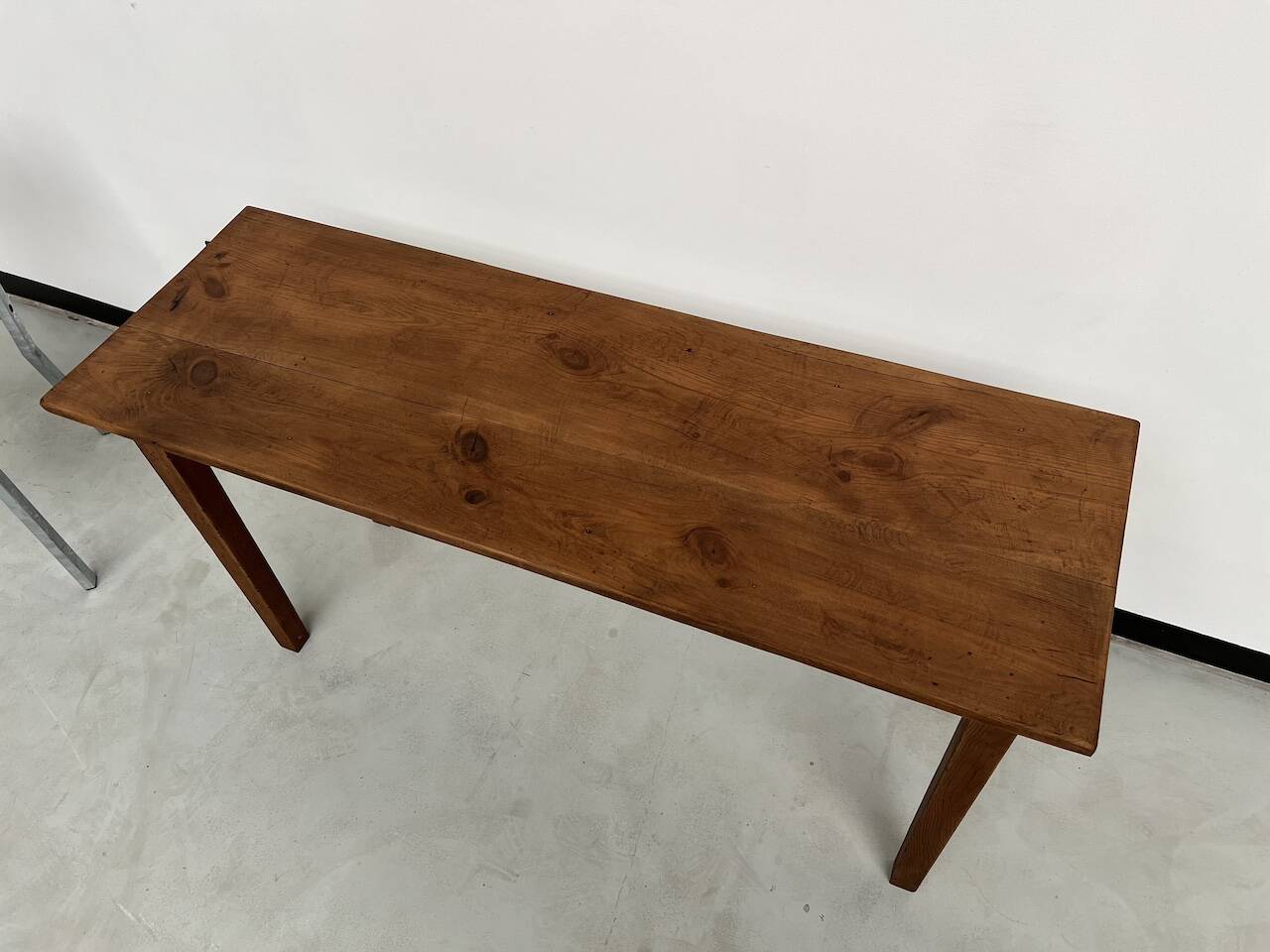 Small old console in solid oak, with spindle legs