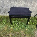Piano bench