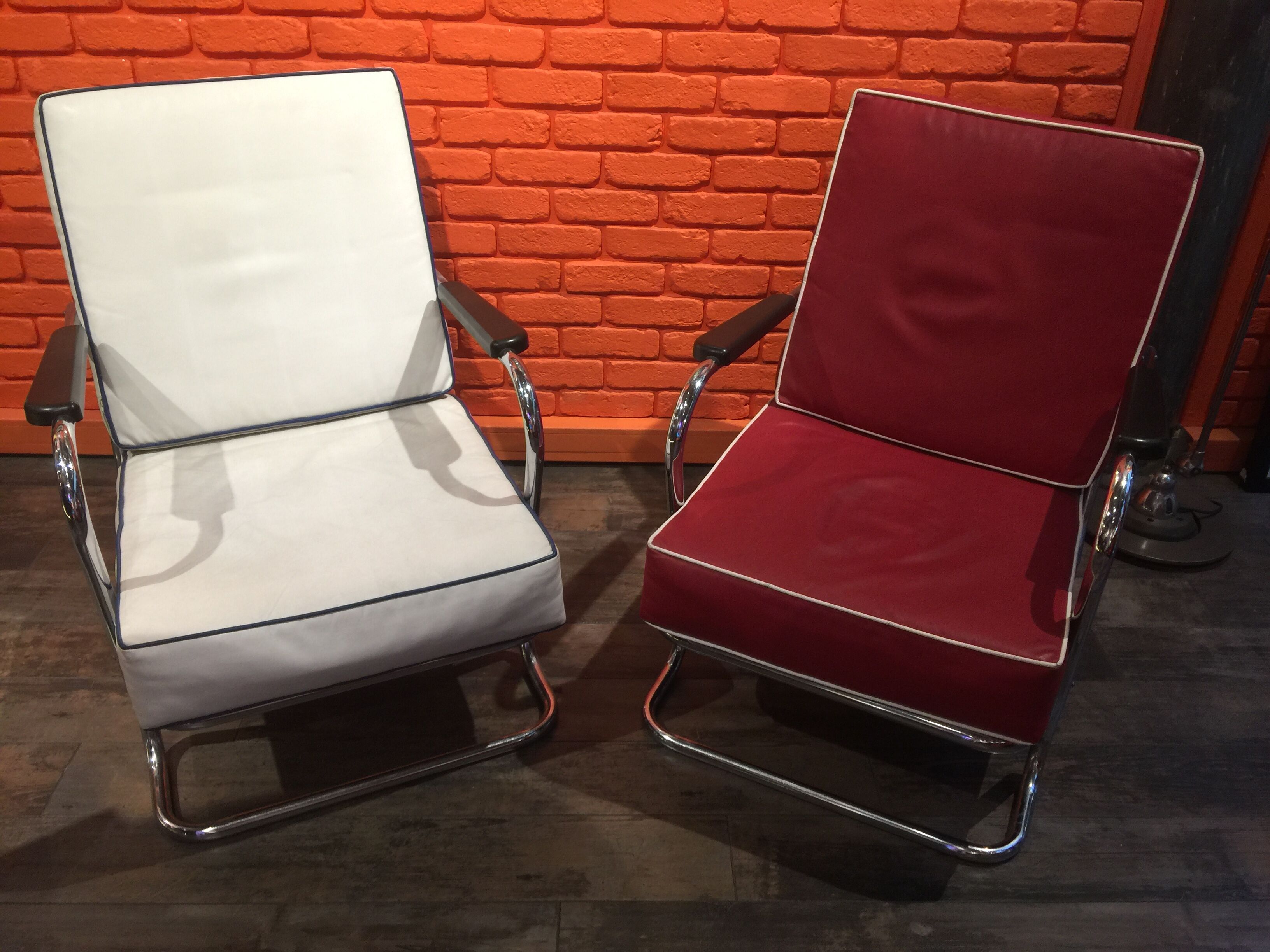 Lot 2 chairs USA 1950