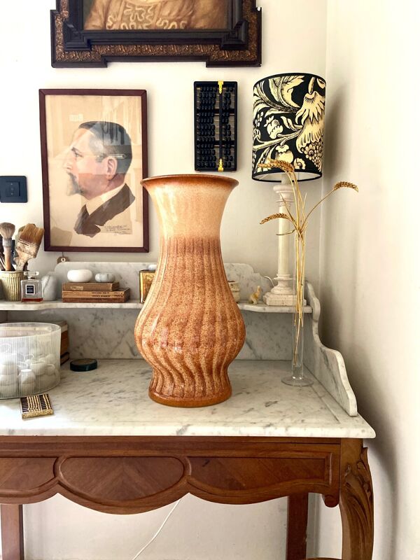 Vase en céramique émaillée marron