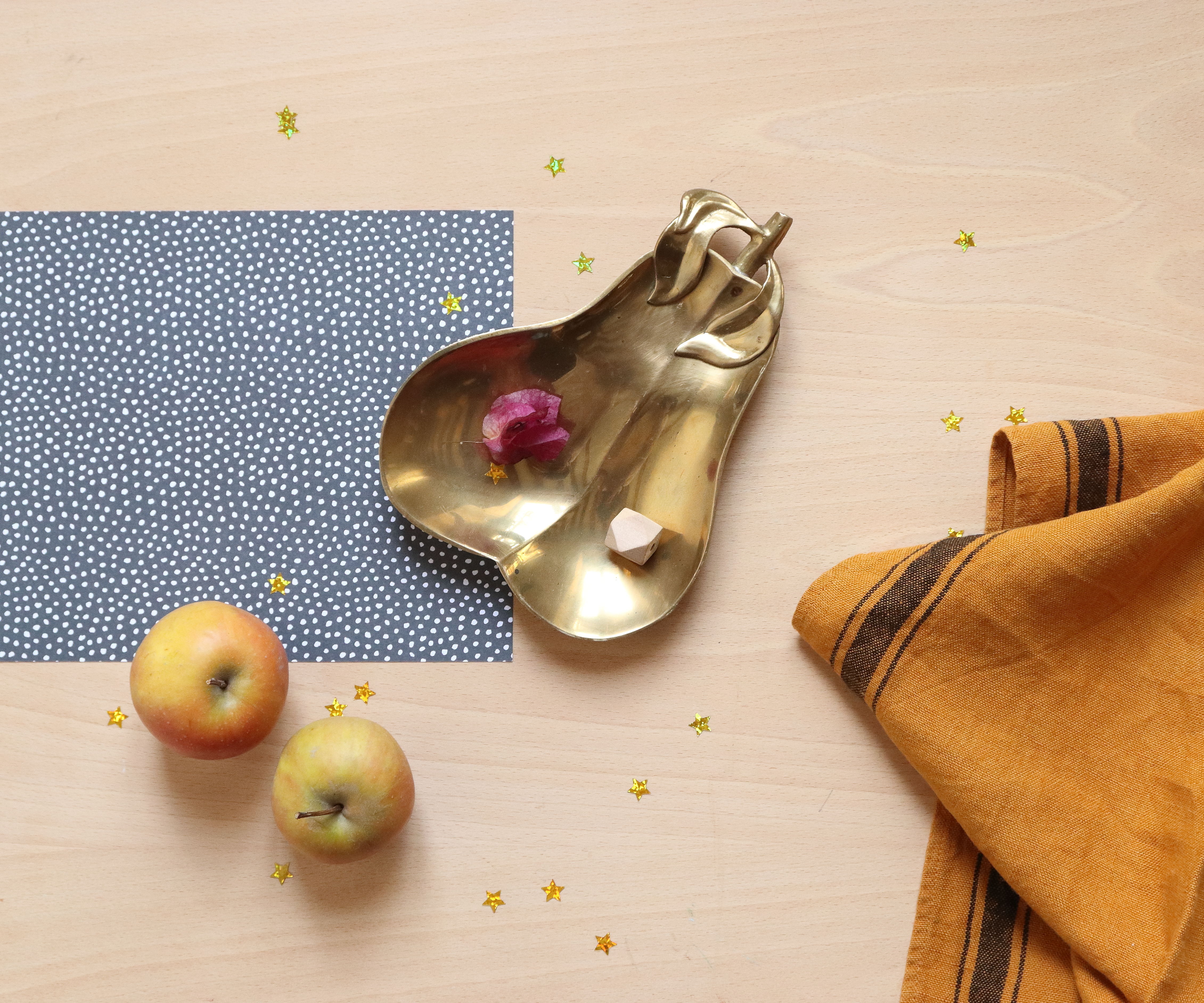 1960s gold-plated brass pear-shaped pocket emptier