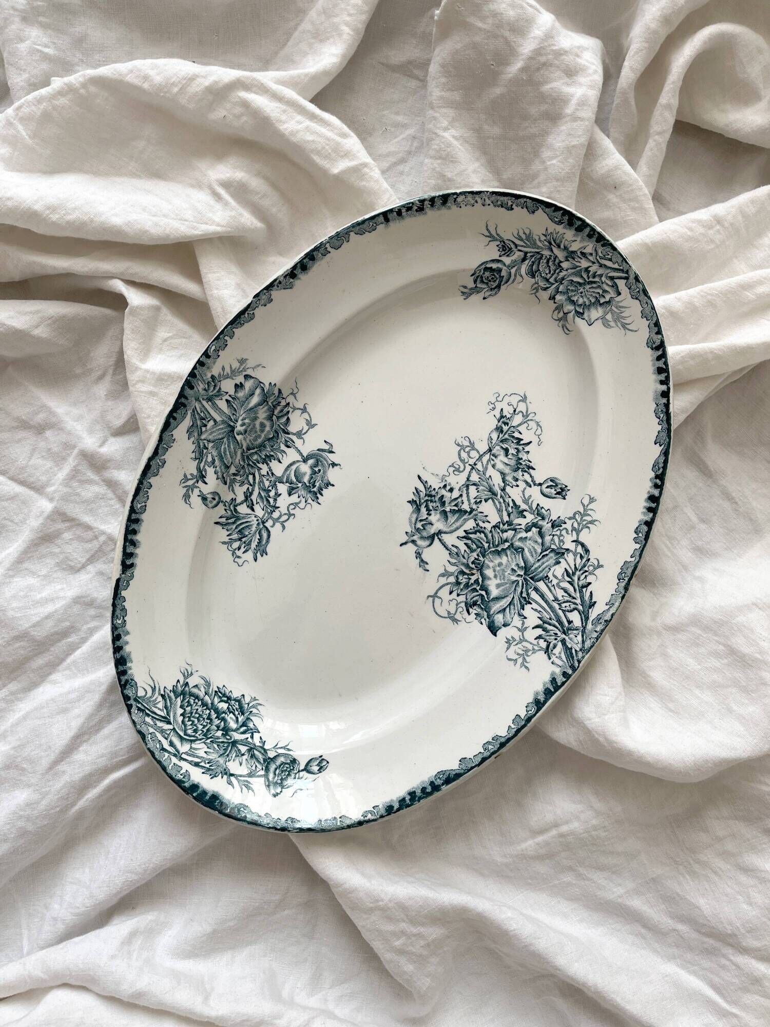 Oval iron earthenware dish "Pavots" Saint Amand A. Lebacqz & M. Bouchart