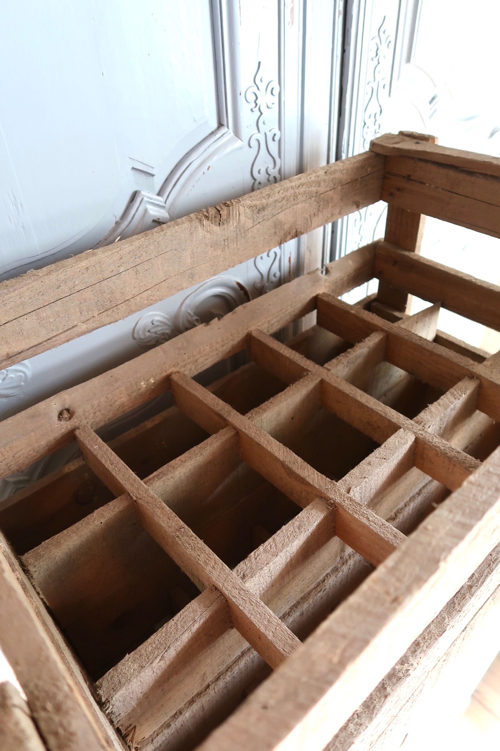 Wooden bottle locker box