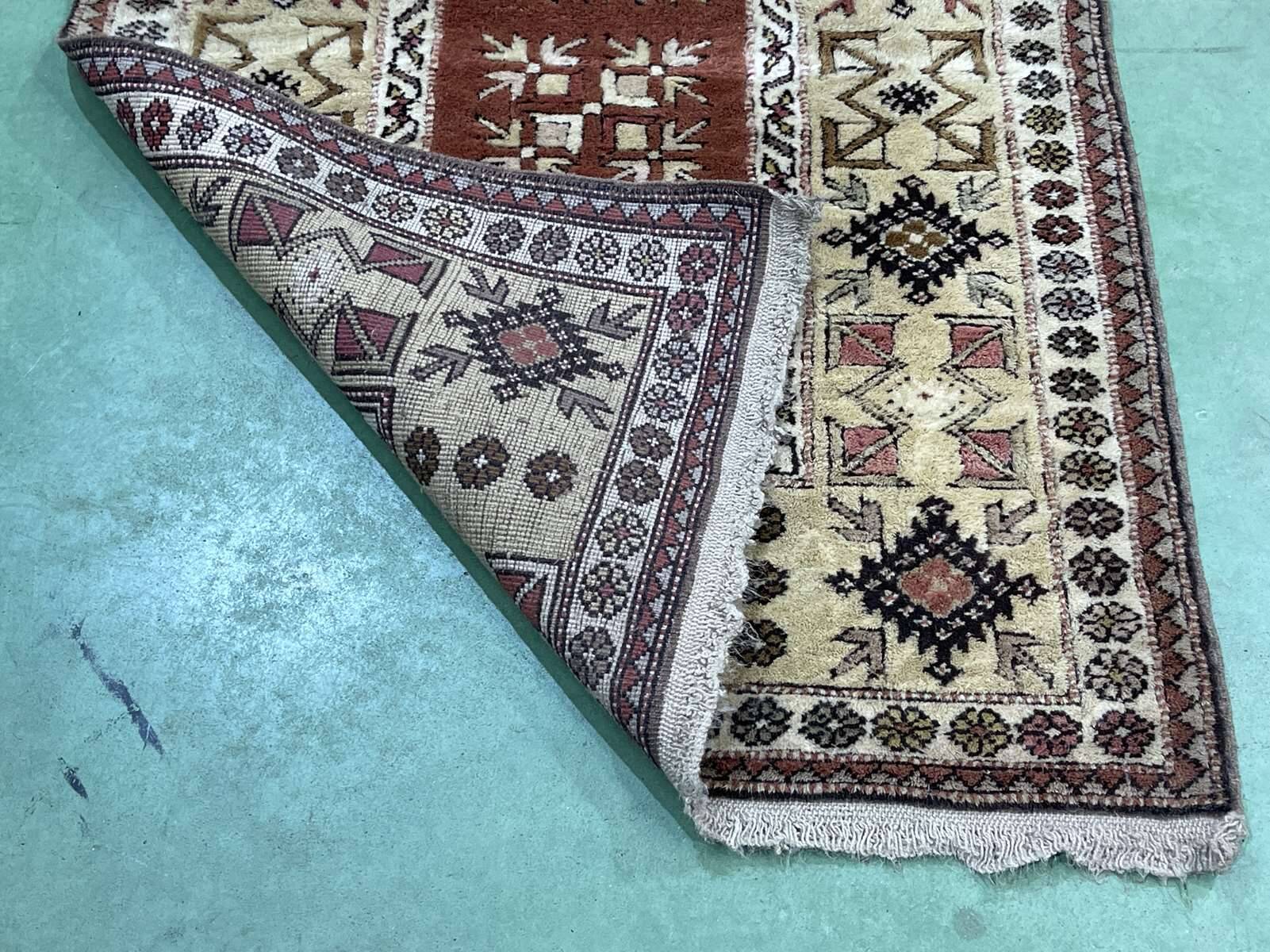 Handmade Iranian wool rug - L=1m47 l=91cm