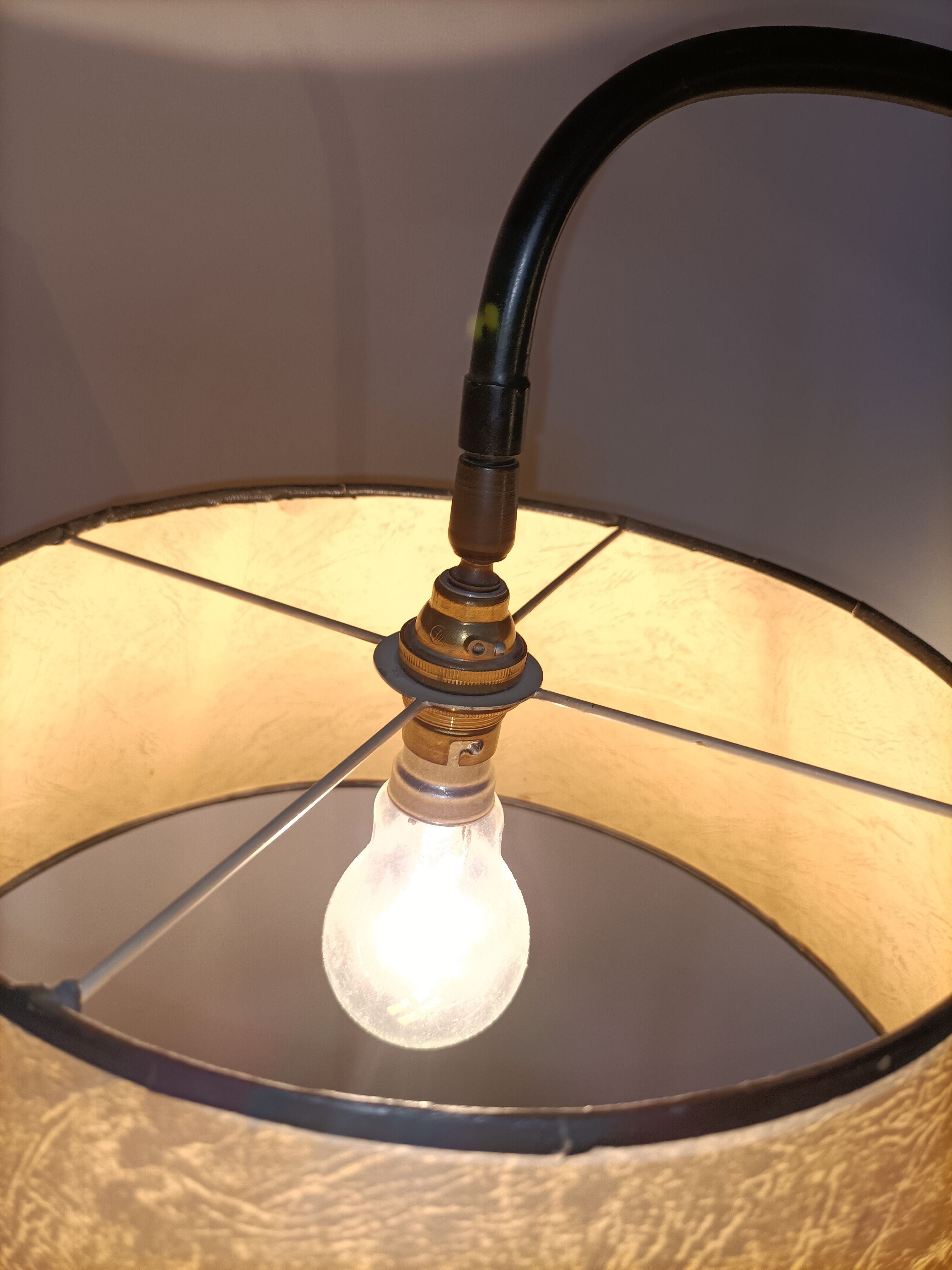 E-reader magazine holder 1950 Vintage.