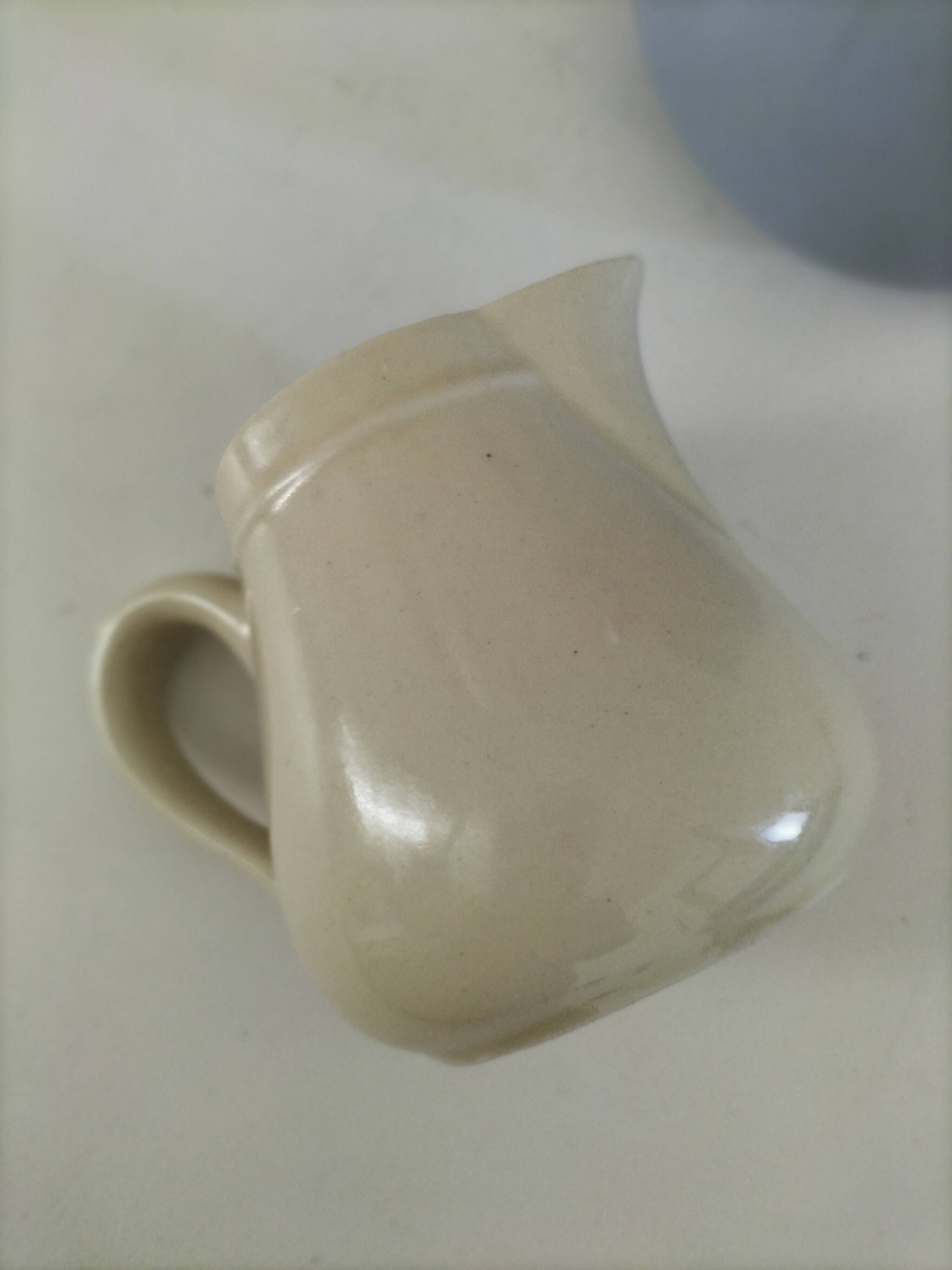 Duo of pastel ceramic milk jugs – Lavender blue & vintage cream
