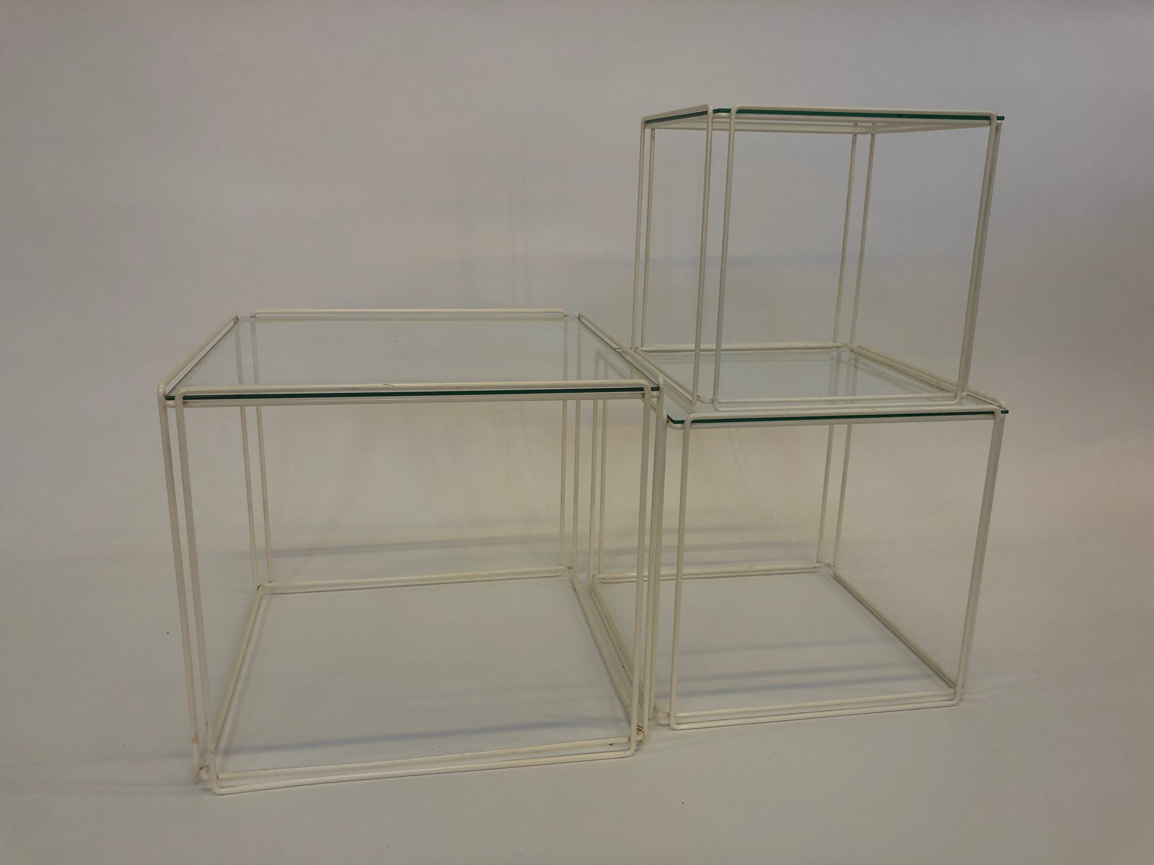 Tables design Max Sauze éditées par Isocèle
