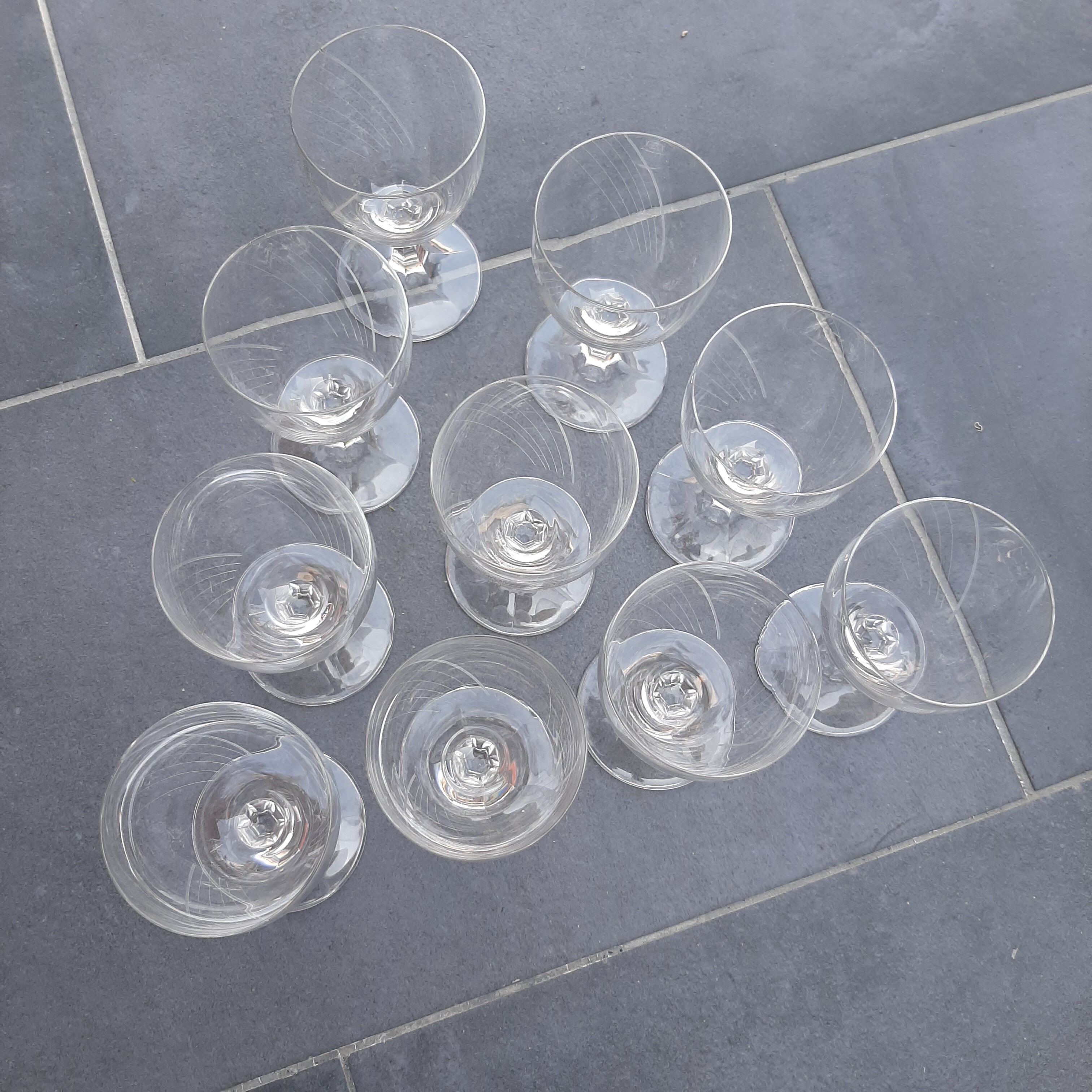 Wine glasses engraved in vintage crystalline
