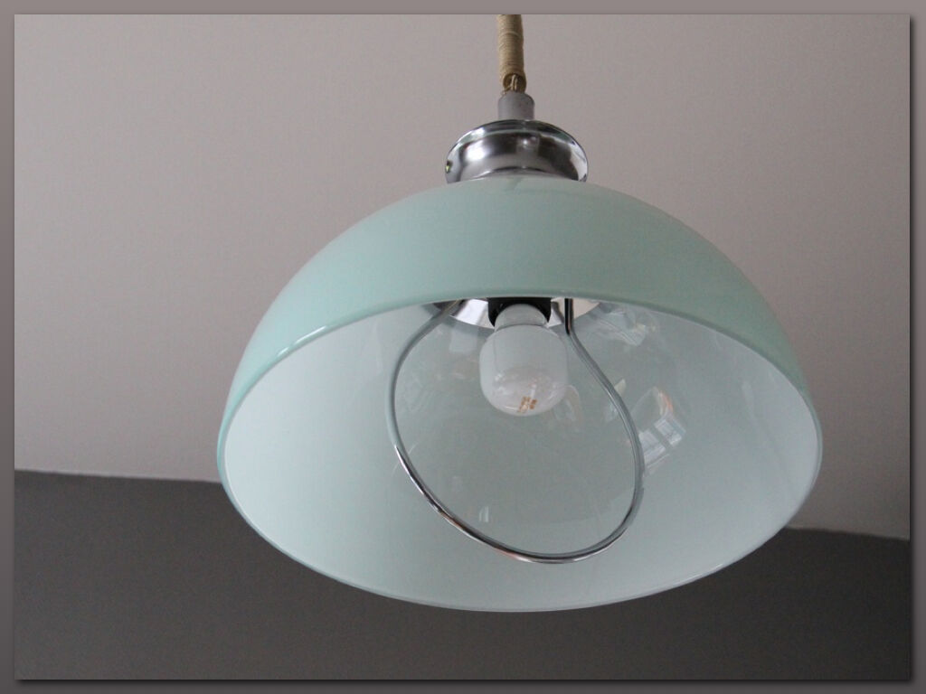 Globe hanging lamp in opaline