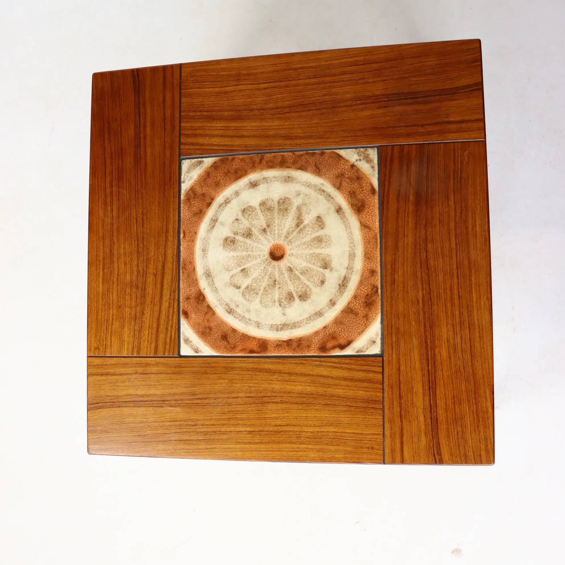 Table basse en palissandre et céramique