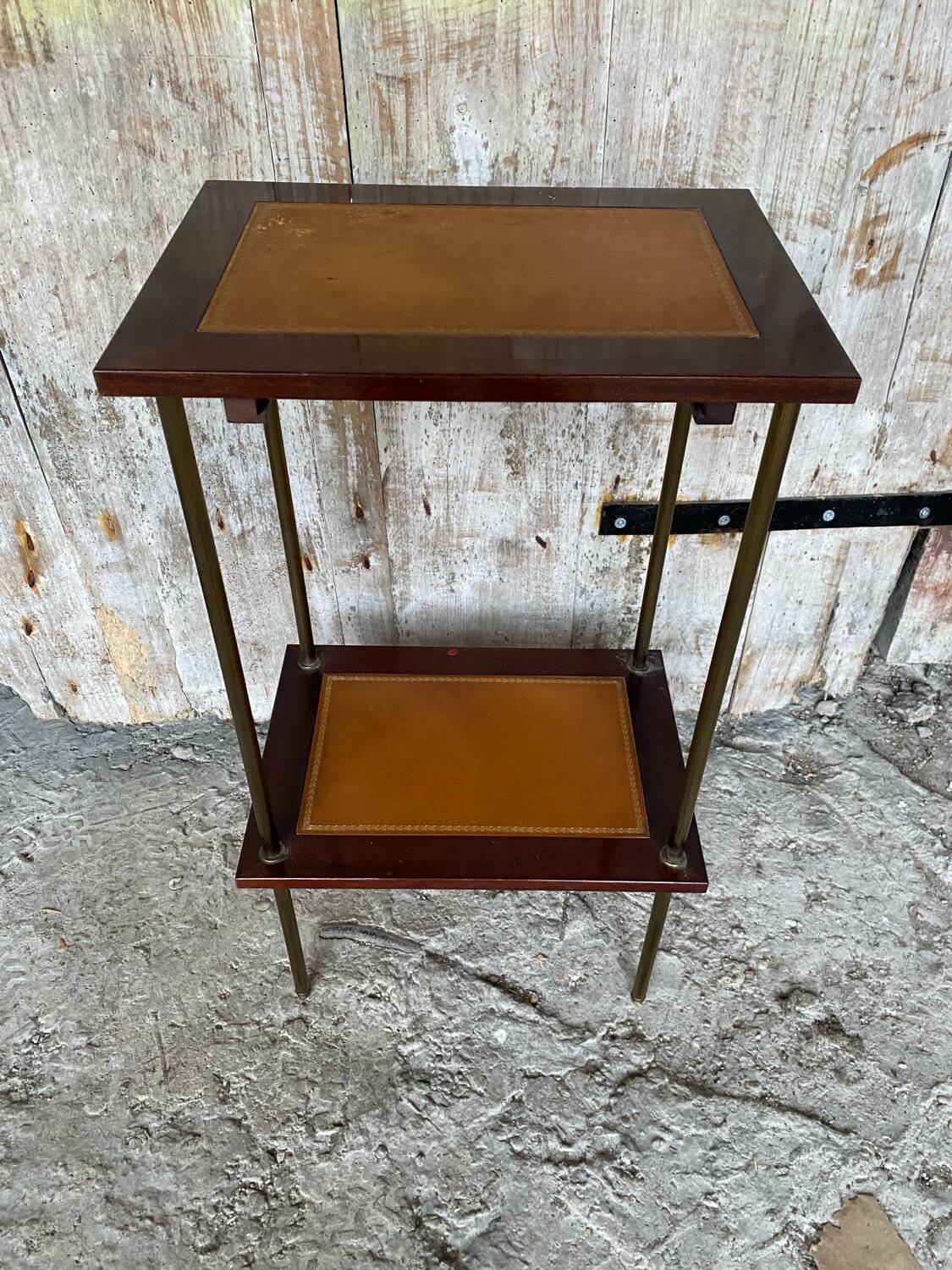 Chevet, table d’appoint vintage en bois et métal doré