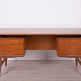 Mid-Century Freestanding Teak Desk, 1960s
