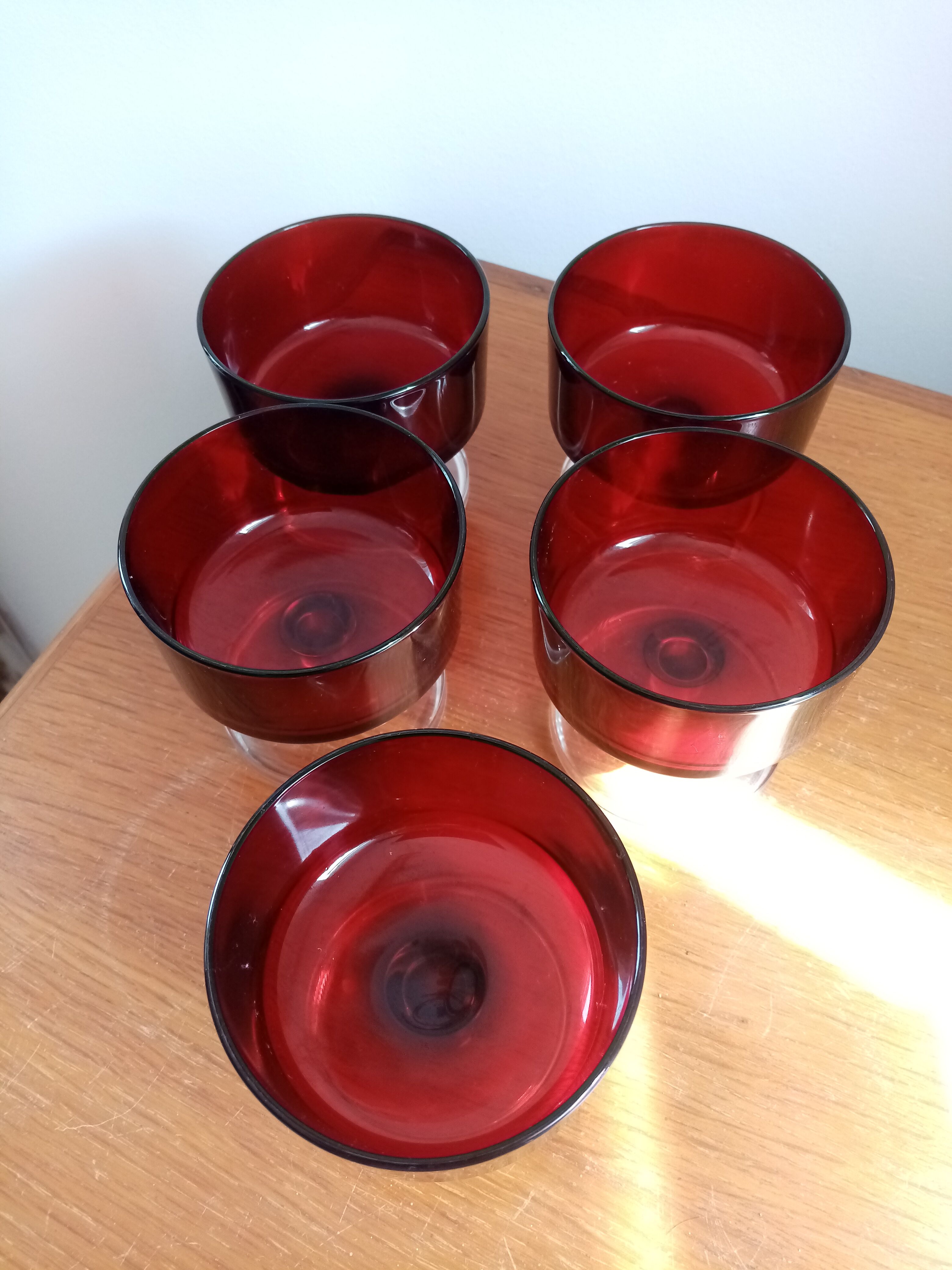 5 red vintage ice cream cups