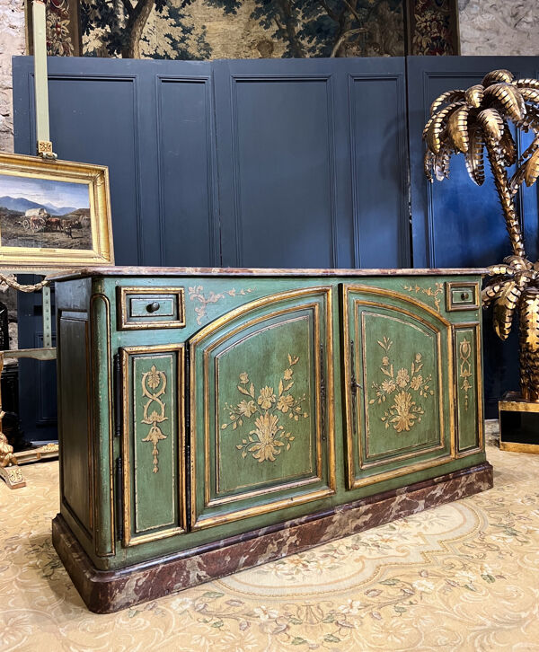 Buffet de chasse de style Louis XIV à double évolution en bois peint