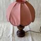 Lampe de table bois et tissu rose 1950