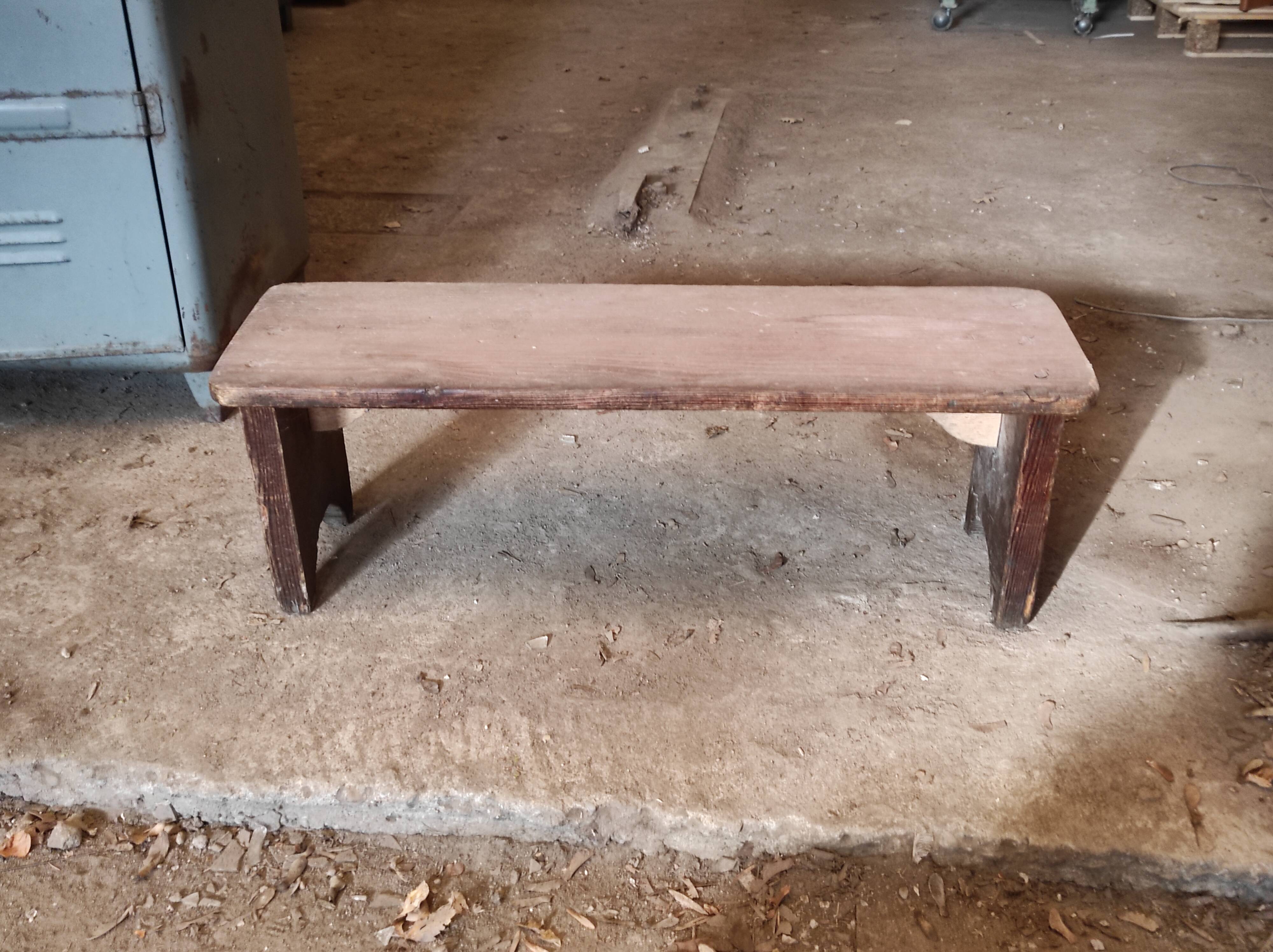 Small workshop bench in fir