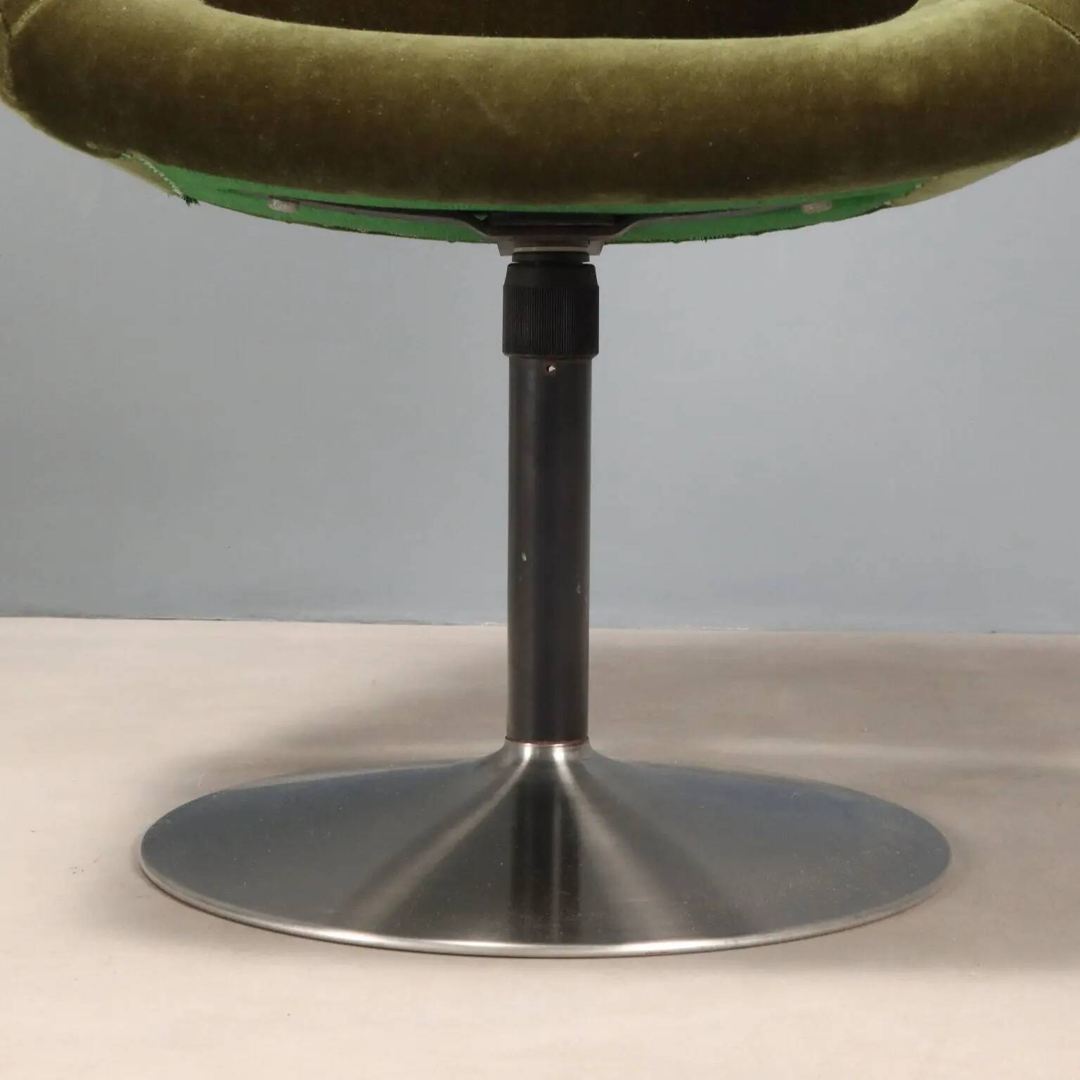 Paire de fauteuils vintage en tissu, mousse et métal, design Italie années 1970