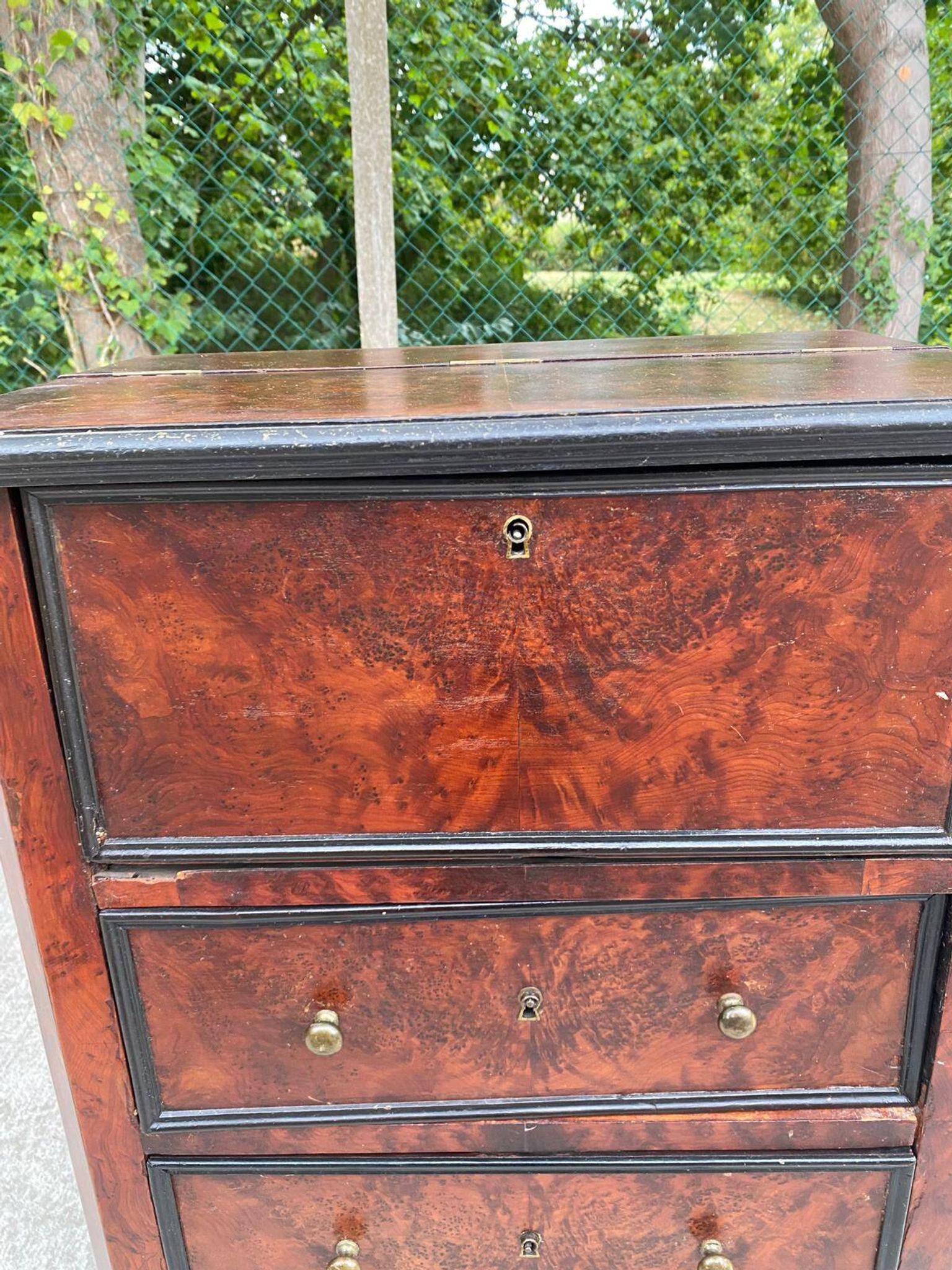 19th-century secretary chiffonnier in walnut burl & gilded leather with brass fittings.