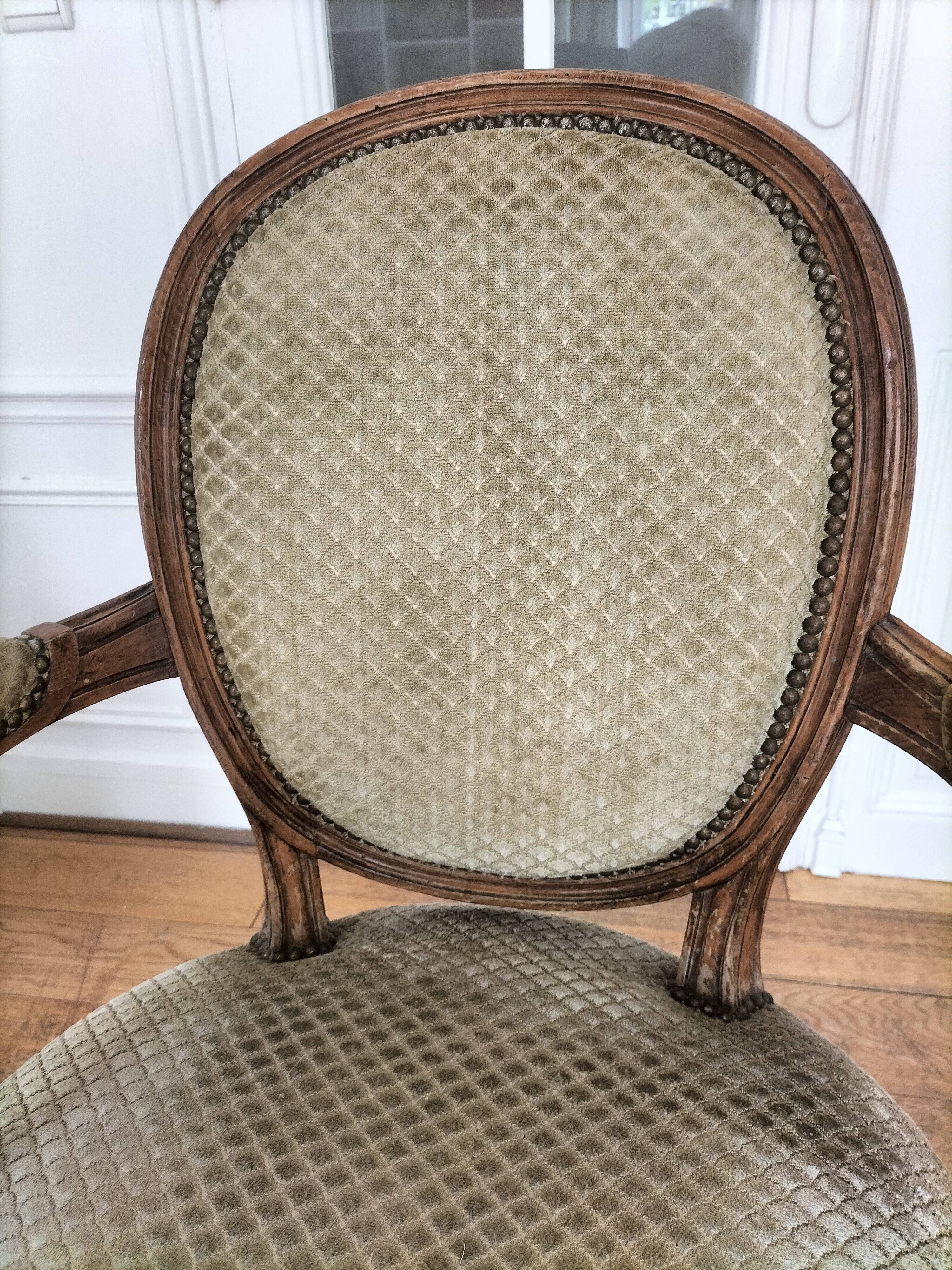 Fauteuils médaillon style Louis XVI