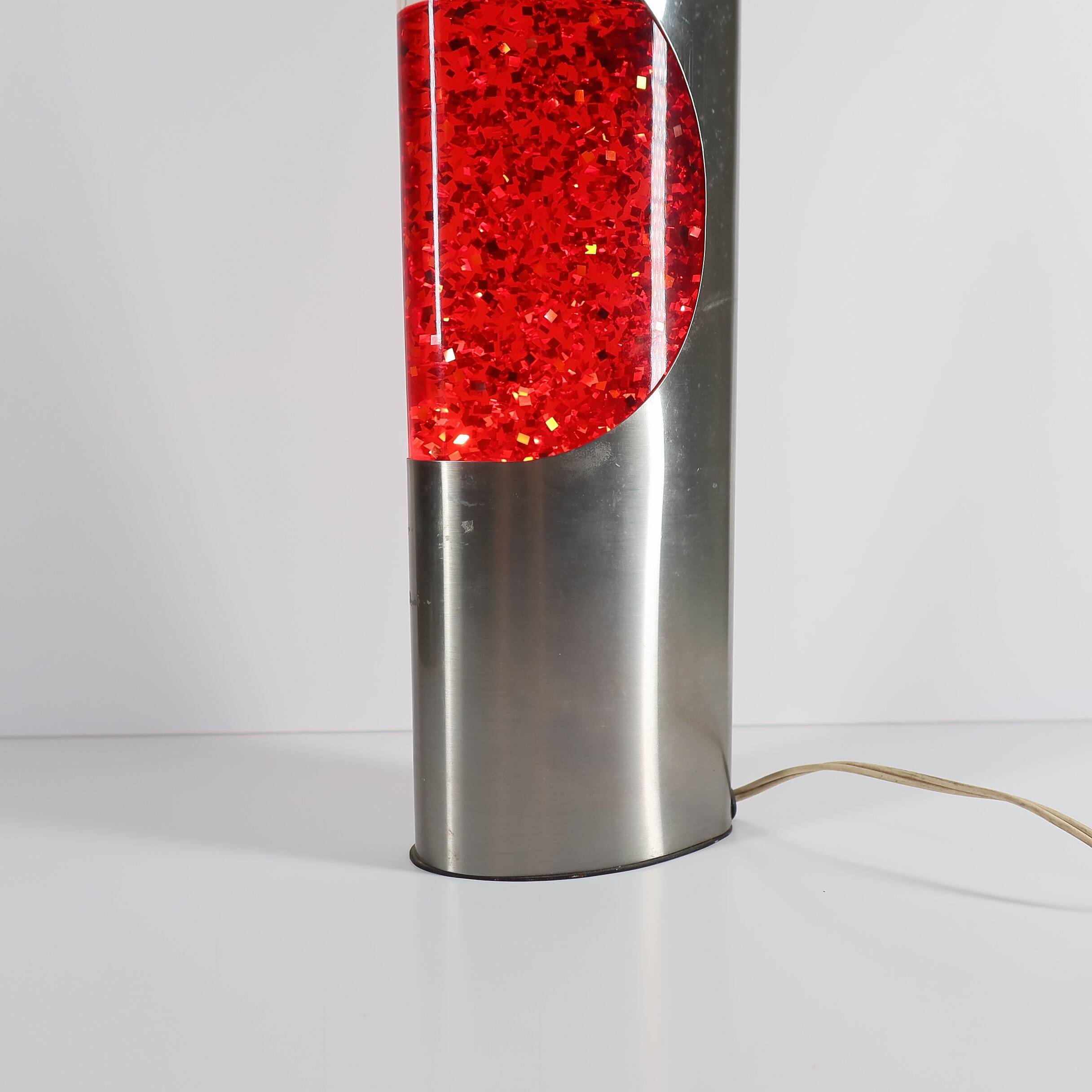 Retro decorative lamp with red glitter – brushed metal design