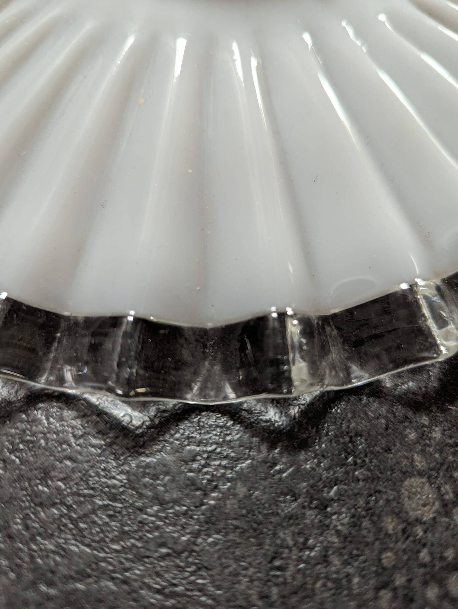 Old hanging lamp in white pleated opaline Art Deco 1930 Ø 25 cm