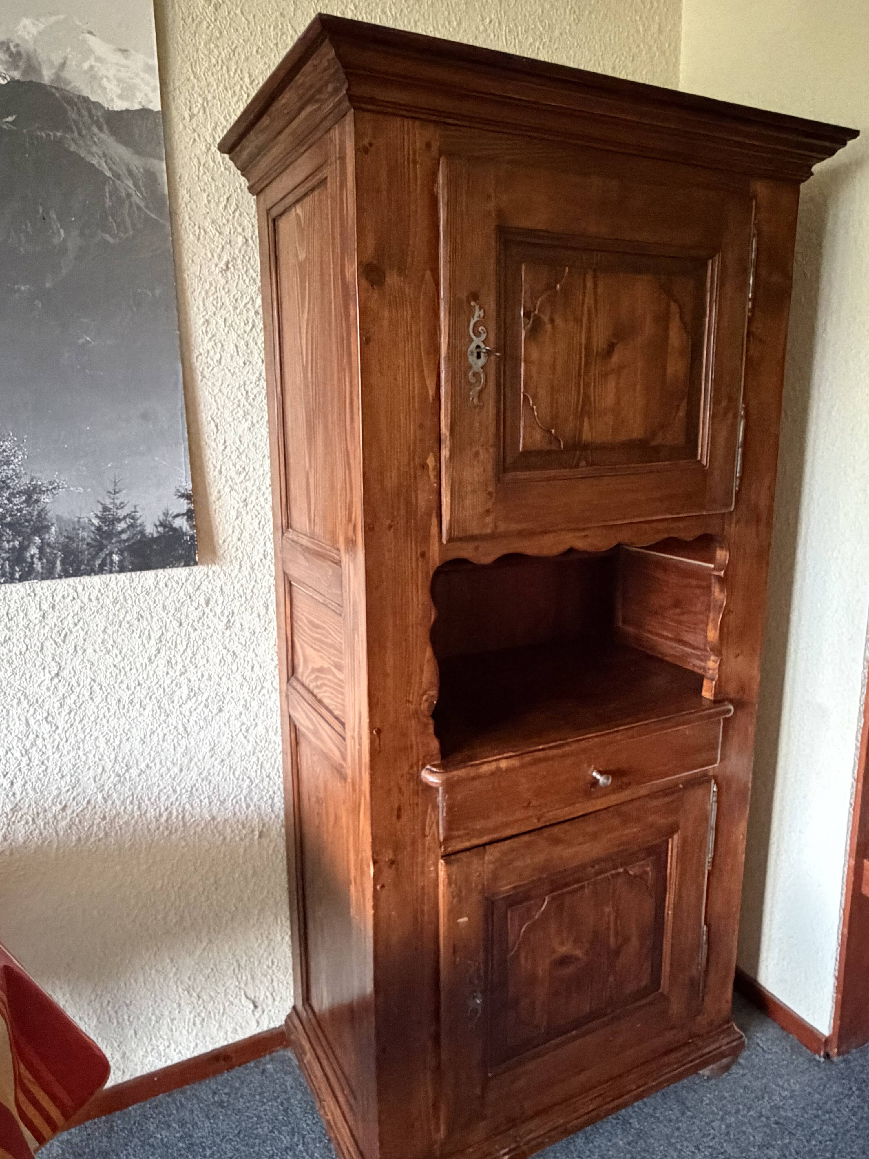 Alsatian buffet from Sundgau – 18th century – Very good condition