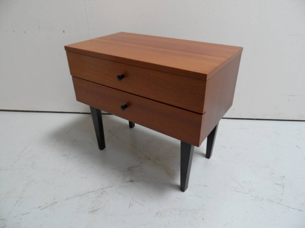 Mid century chest of drawers