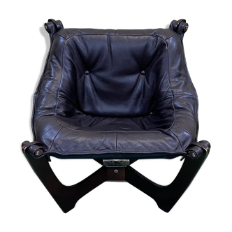 Modern reissue of Odd Knutsen's Luna Chair