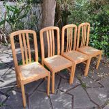 Chaises en bois et cannage