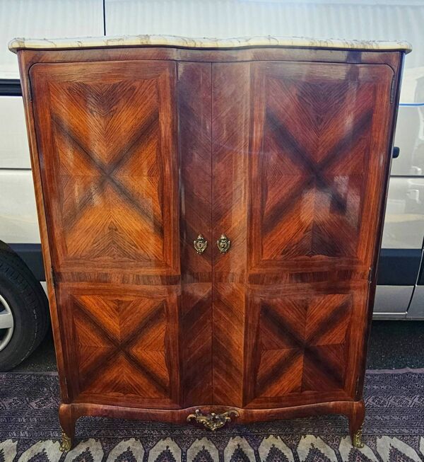 buffet haut galbé en marqueterie – style Transition Louis XV / Louis XVI