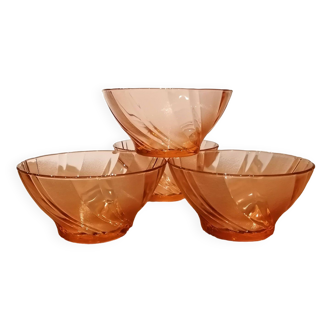 Set of 4 vereco pink glass bowls
