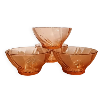 Ensemble de 4 bols en verre rose Vereco