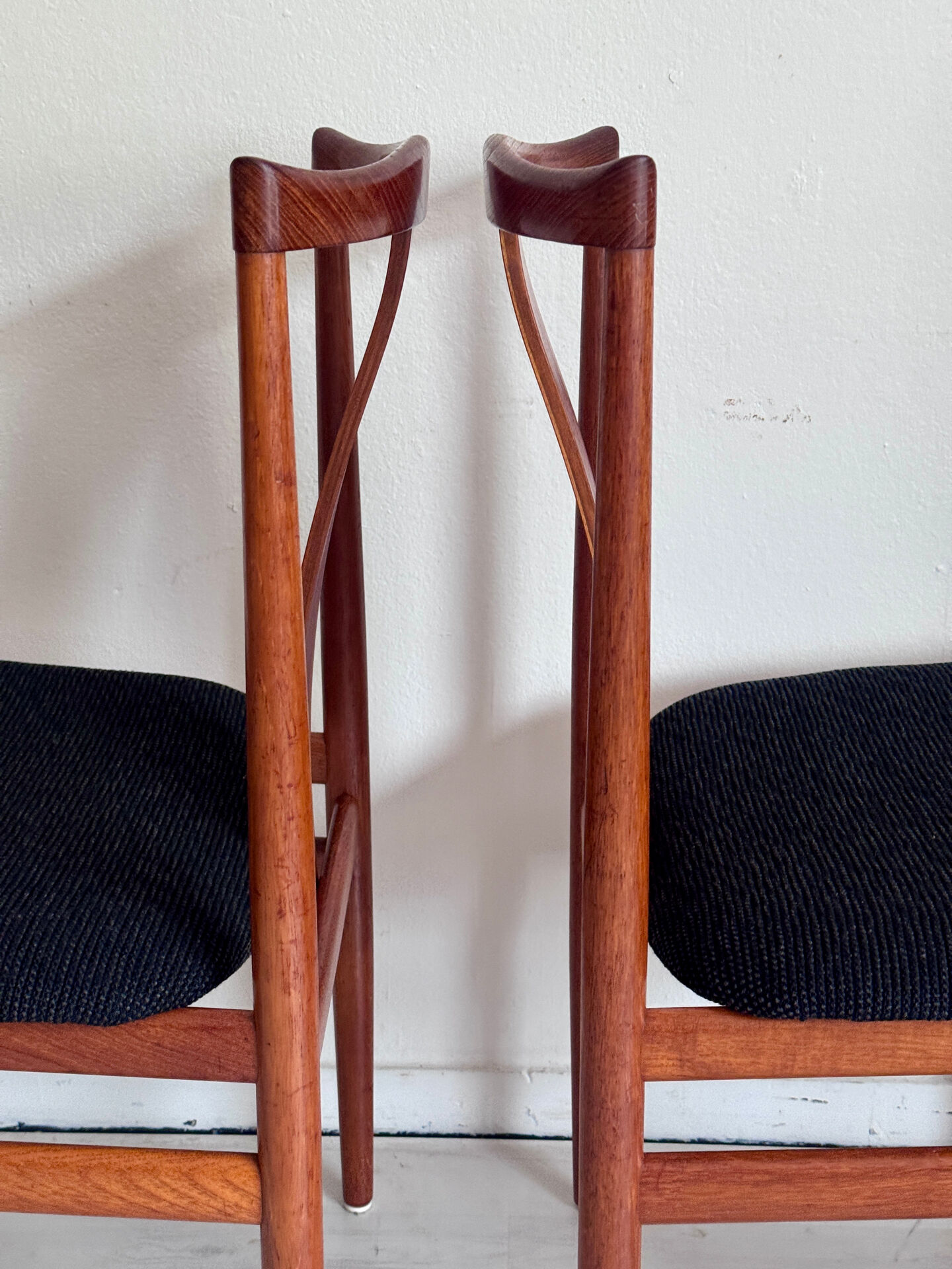 6 Danish mid-century teak chairs by Henning Sørensen for Danex from the 1960s.