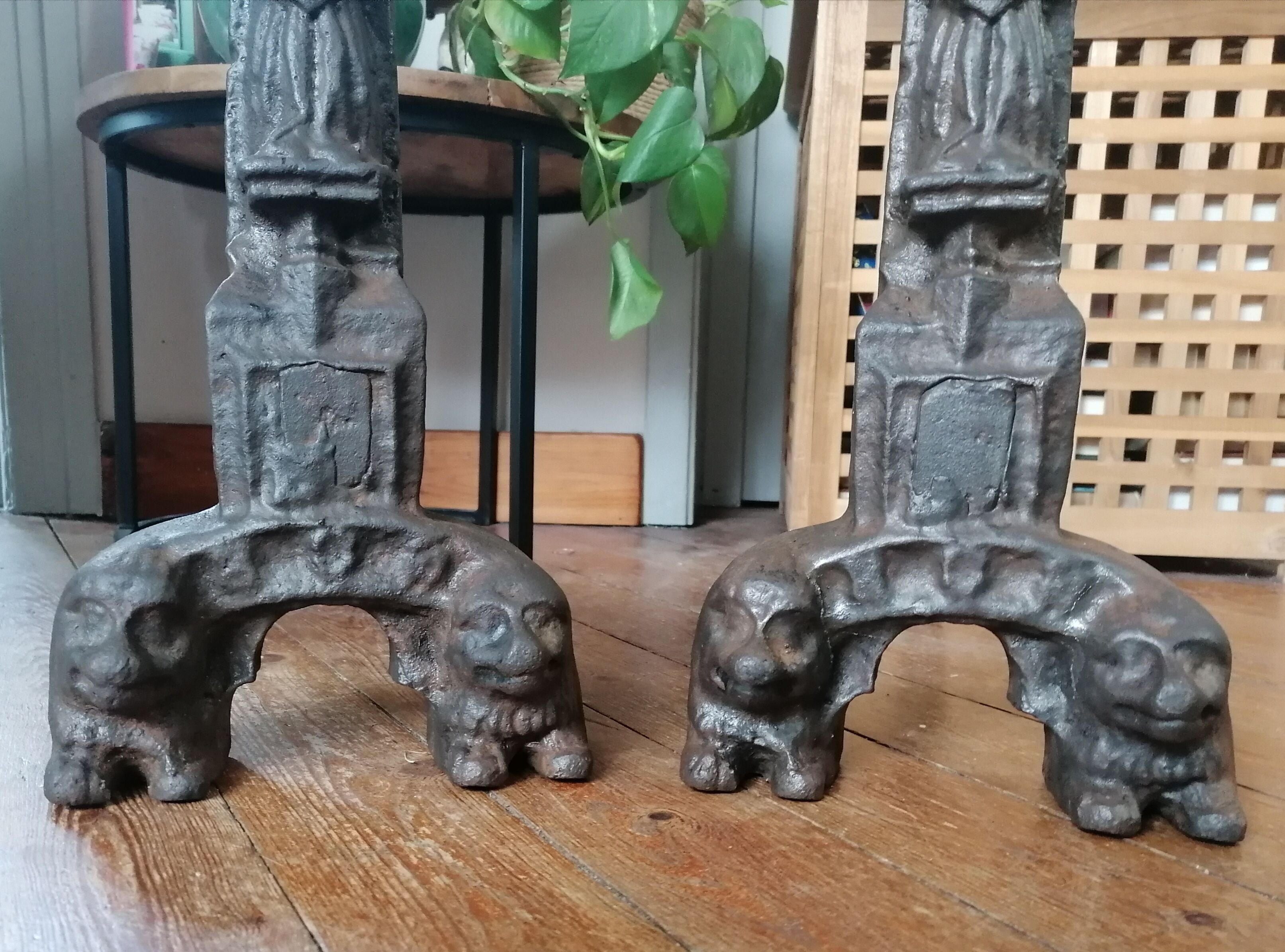 Gothic style chenets