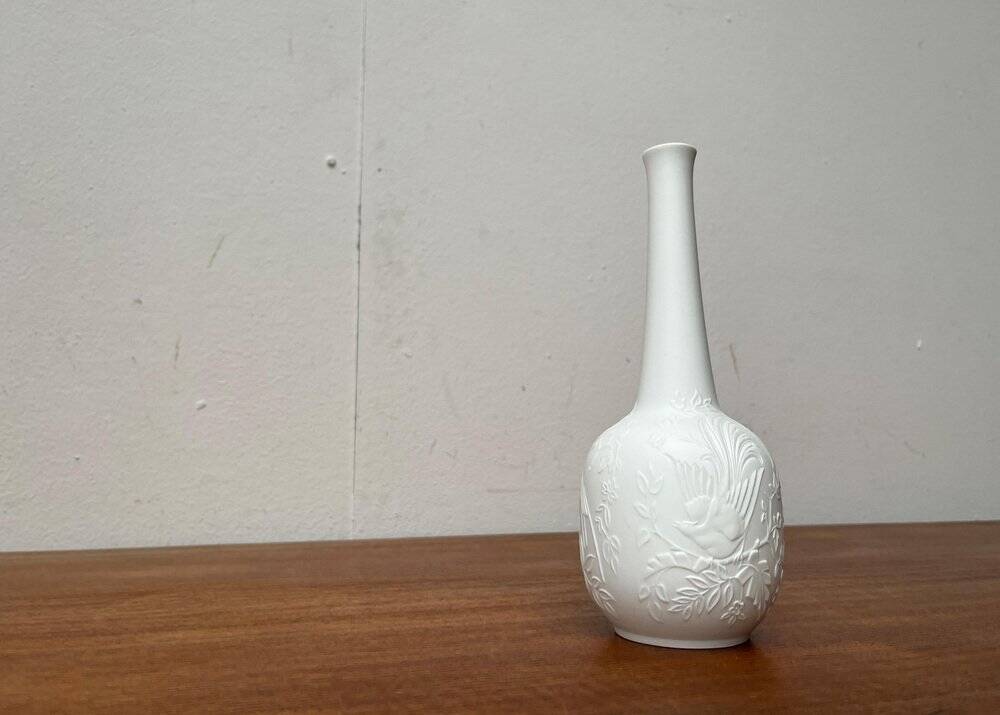 German white porcelain vase from the mid-century with bird motif by Kaiser, 1960s.