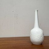 German white porcelain vase from the mid-century with bird motif by Kaiser, 1960s.
