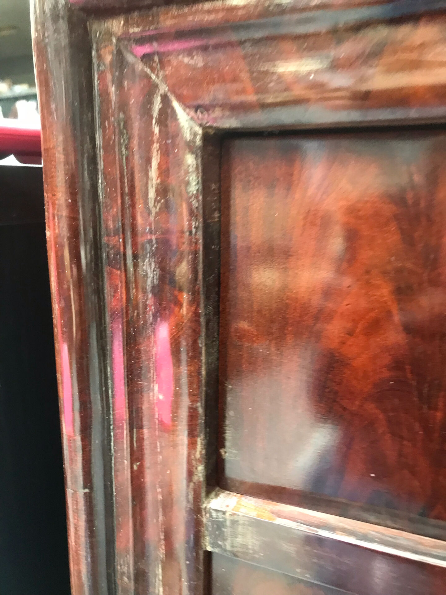 Commode à trois tiroir dessus marbre gris, de style second empire