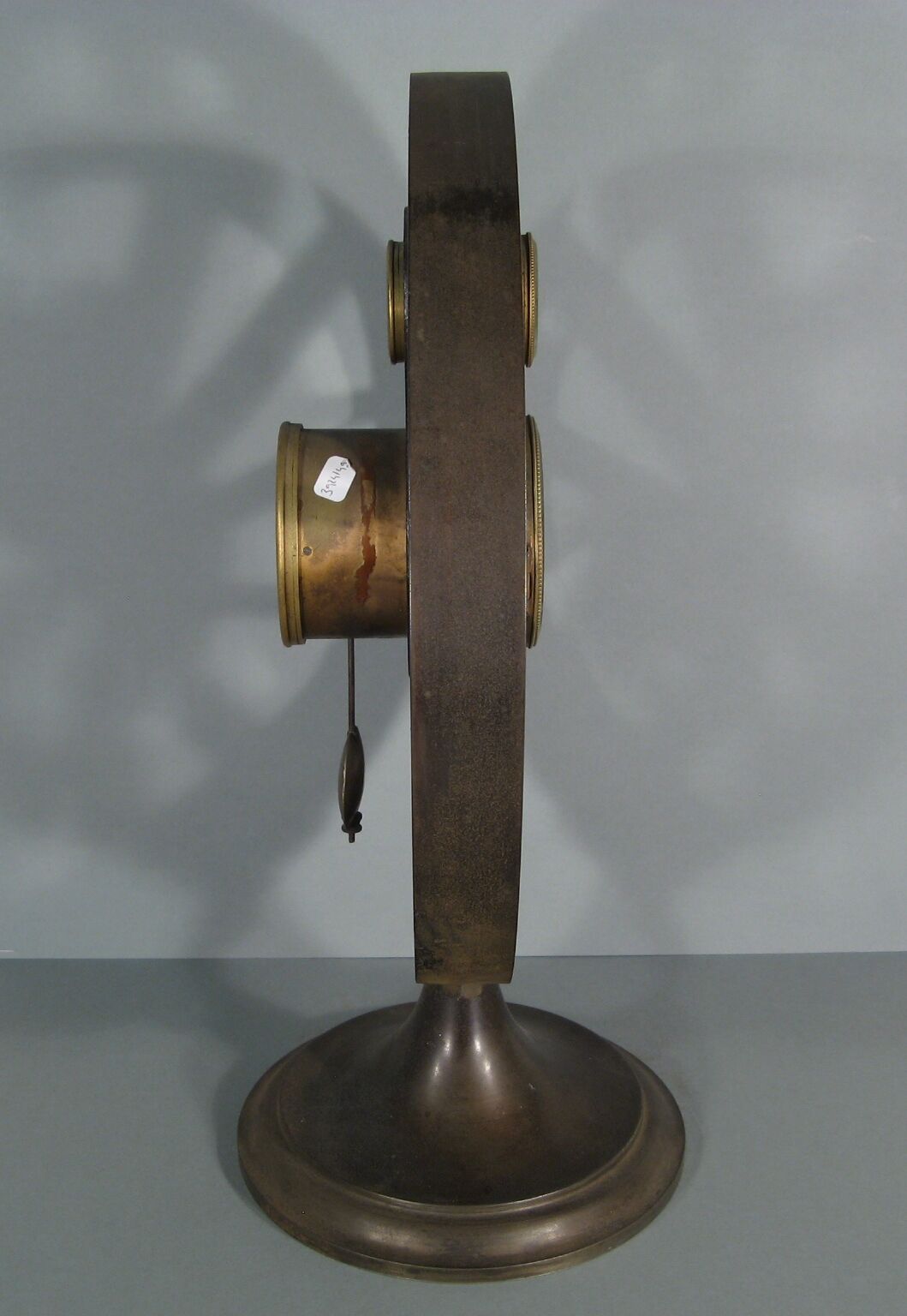 Former clock barometre clock has to poser industrial style form ferri wheel