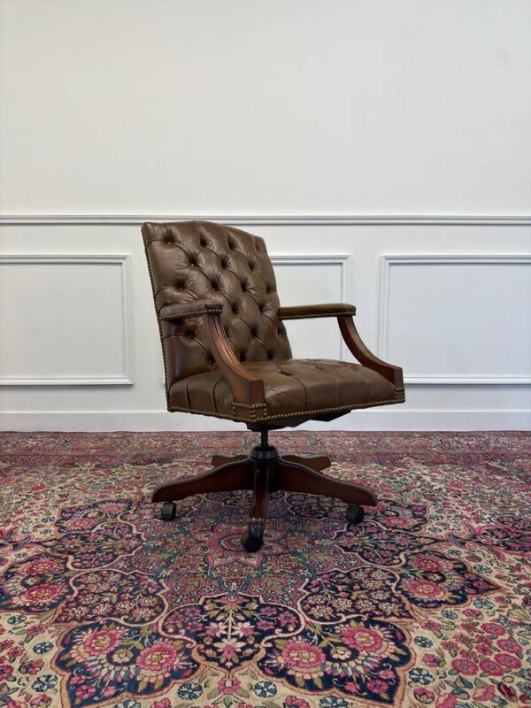 Chaise de bureau Chesterfield anglaise classique marron