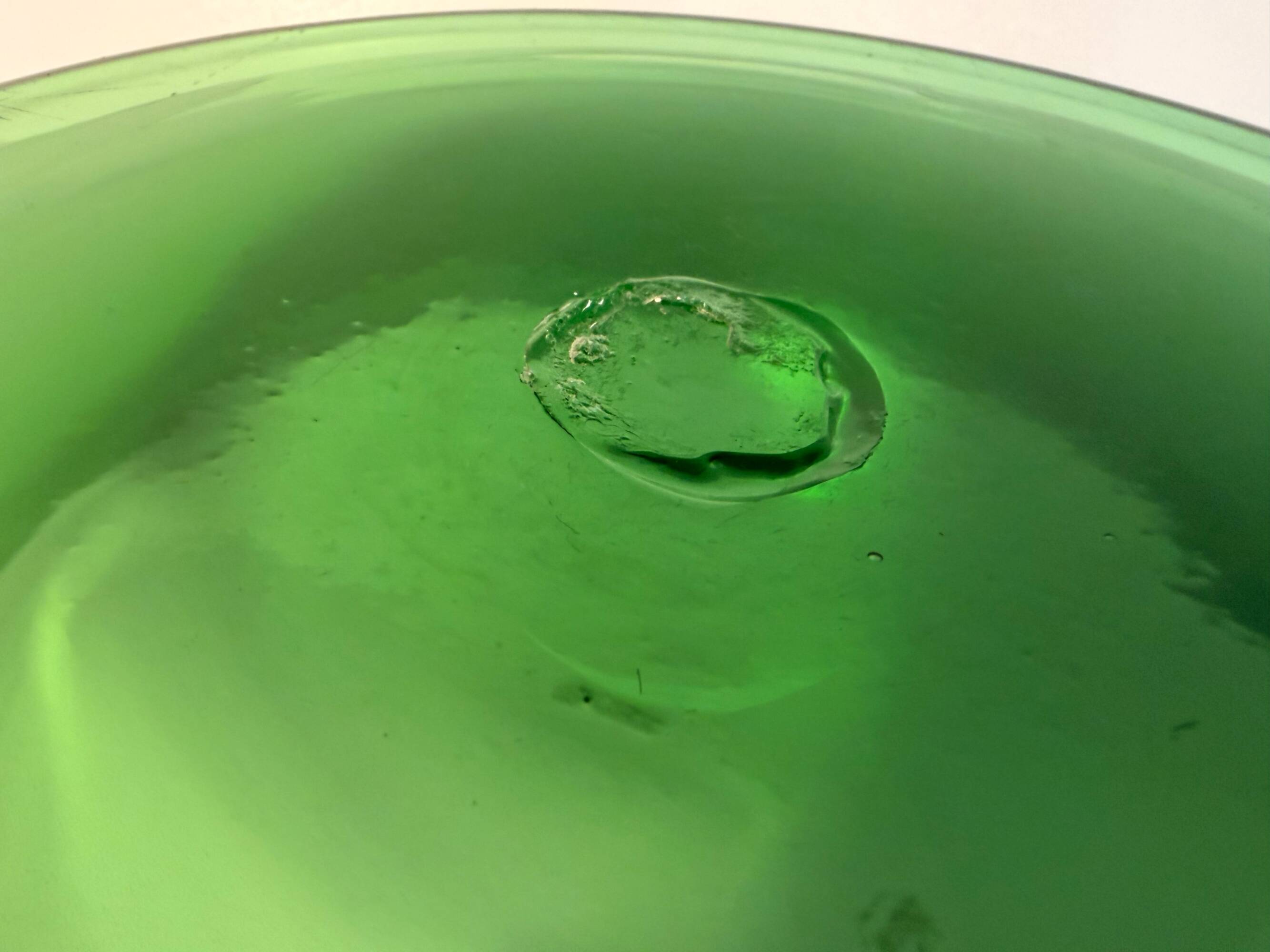 Bol de centre en verre soufflé à la main vintage, Empoli, Italie, années 1970