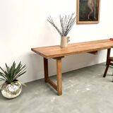 Grande table de ferme brutaliste en hêtre