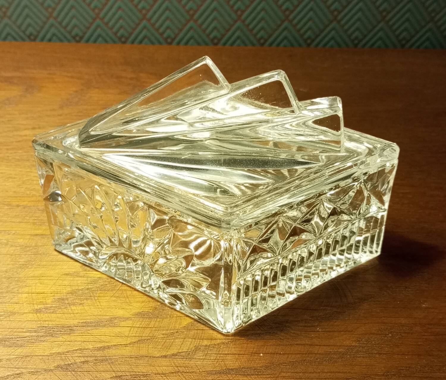 Crystal Bonbonnière