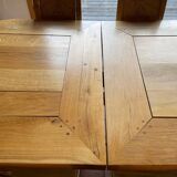 Extendable table in solid oak