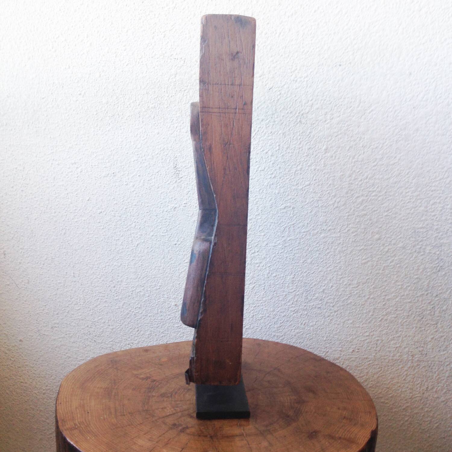 1930s abstract vertical wooden sculpture