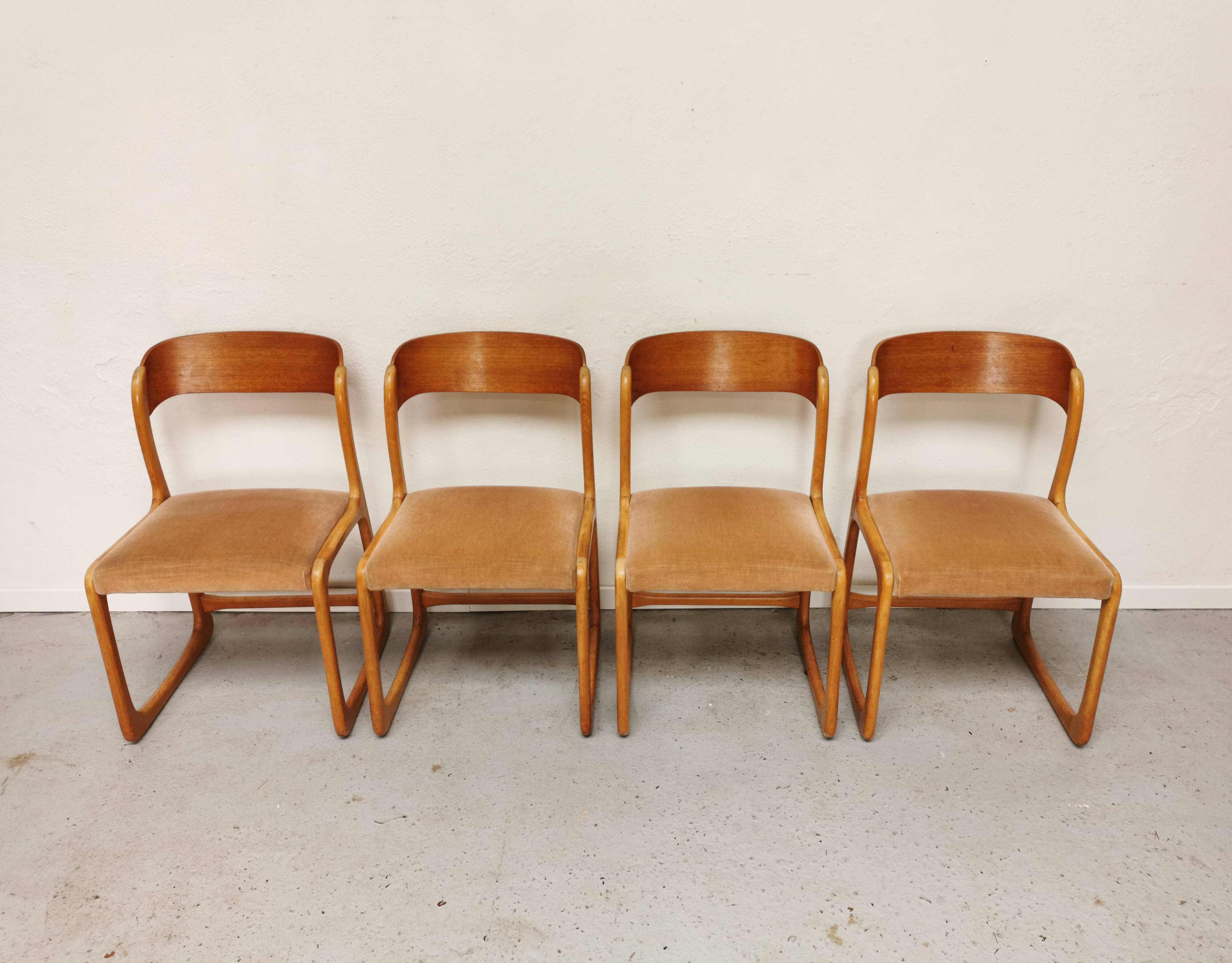 Series of 4 chairs Baumann Traineau