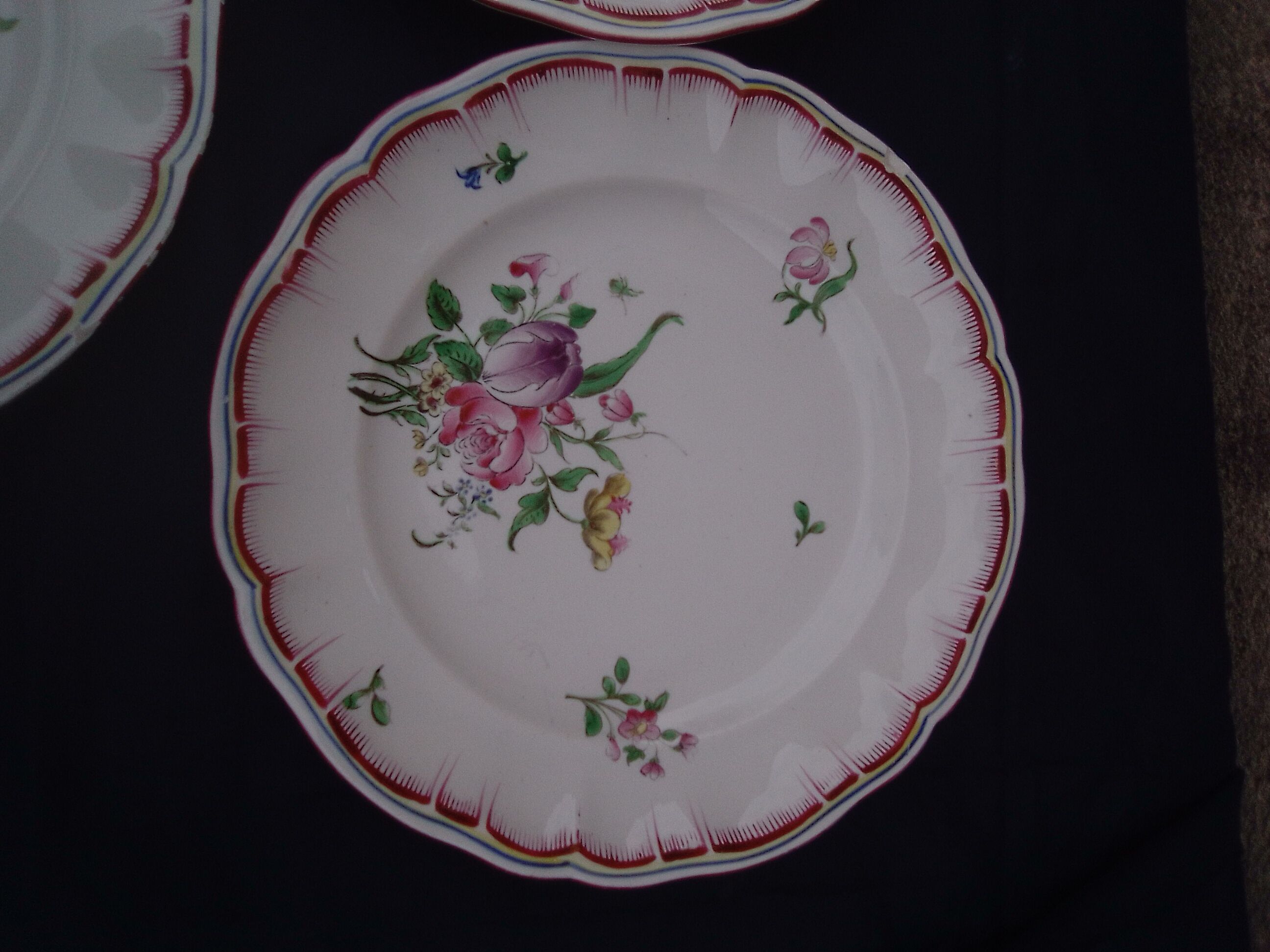 3 plates in opaque porcelain of Lunéville diam 22 cm